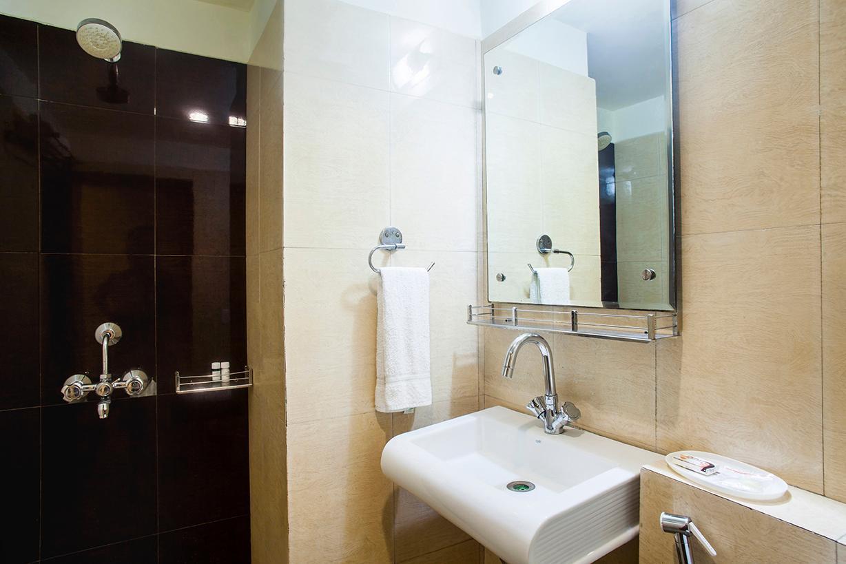 Hotel Poonam Plaza Agra  Zewnętrze zdjęcie