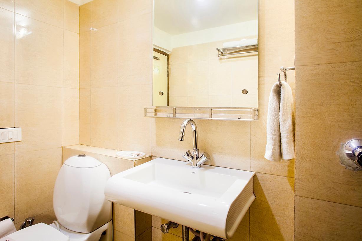 Hotel Poonam Plaza Agra  Zewnętrze zdjęcie