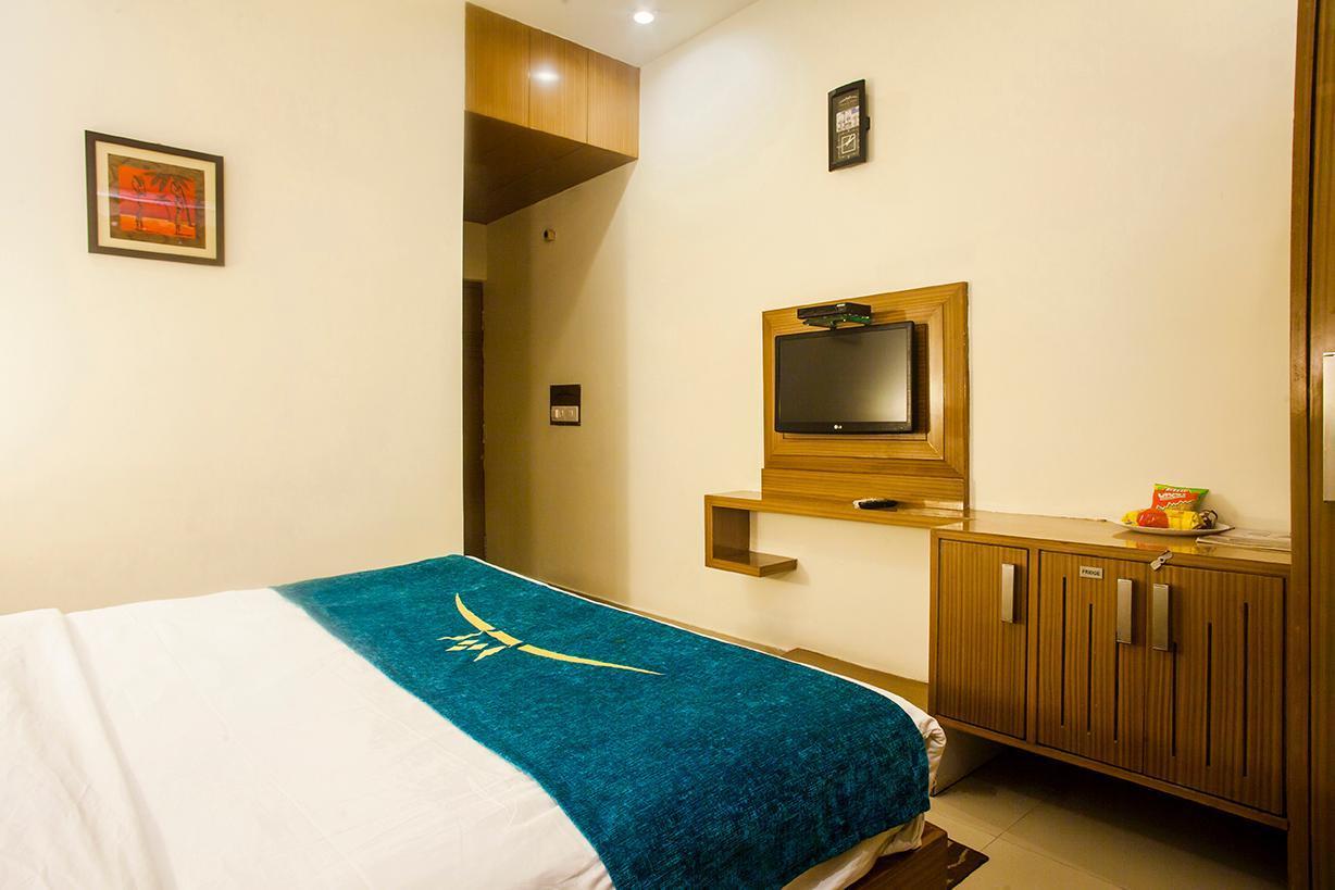 Hotel Poonam Plaza Agra  Zewnętrze zdjęcie