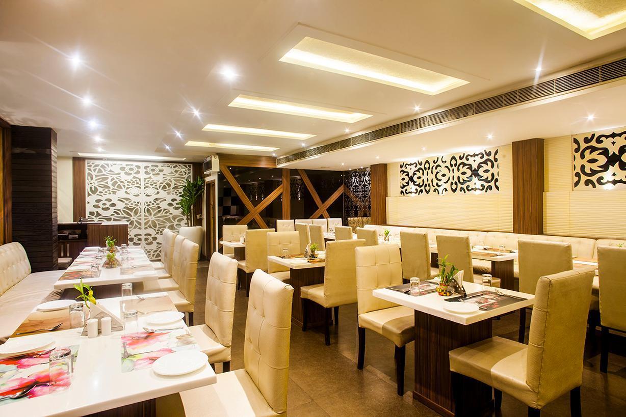 Hotel Poonam Plaza Agra  Zewnętrze zdjęcie