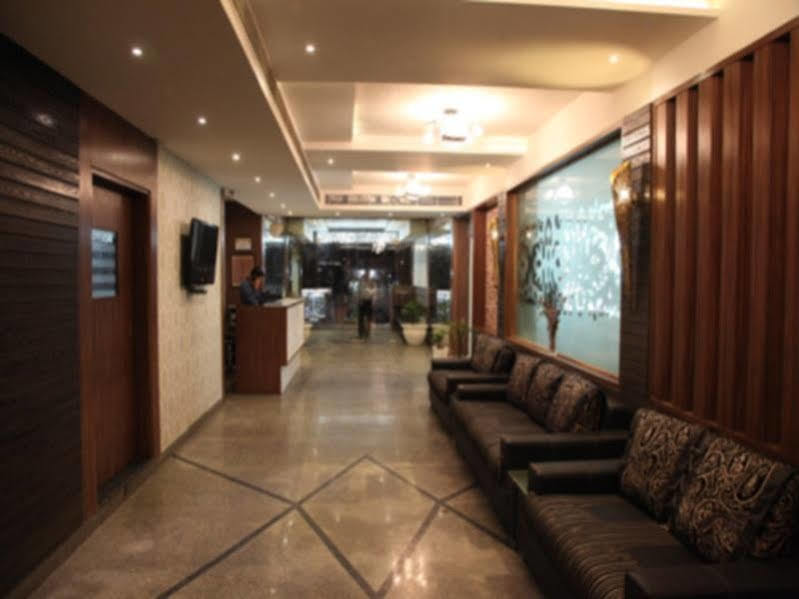 Hotel Poonam Plaza Agra  Zewnętrze zdjęcie